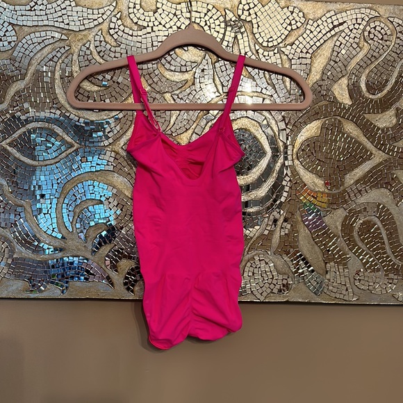 SOLD !!! SKIMS NWOT SIZE S/M SCULPT SHAPEWEAR - Picture 6 of 6